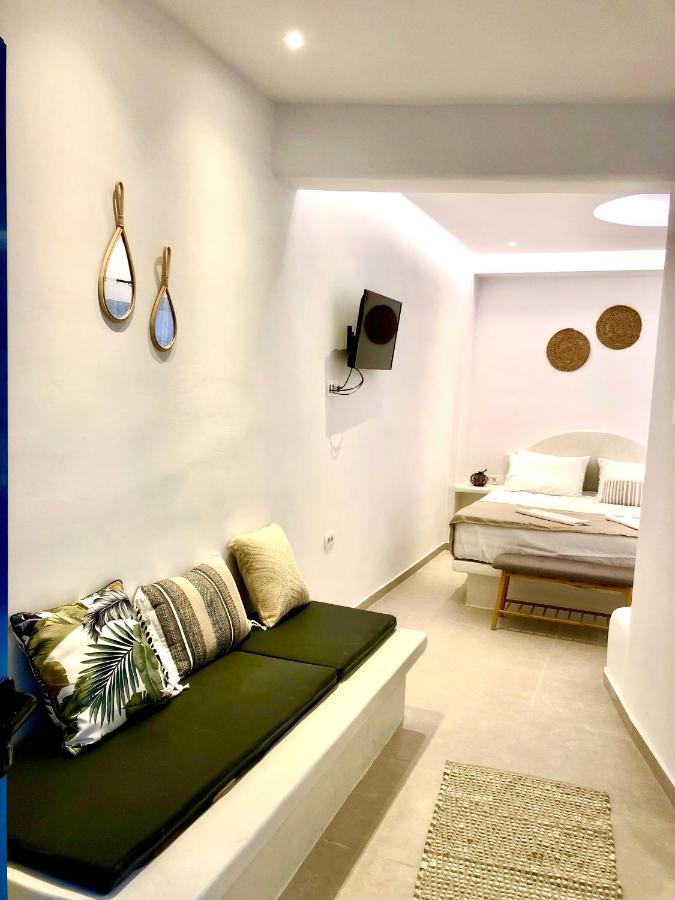 Oldtown Suites Fira Exterior photo